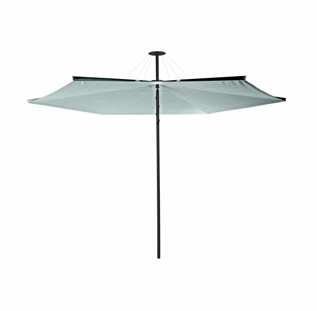 Infina center post umbrella, 3 m round, with frame in Dusk and Solidum Curacao canopy.
