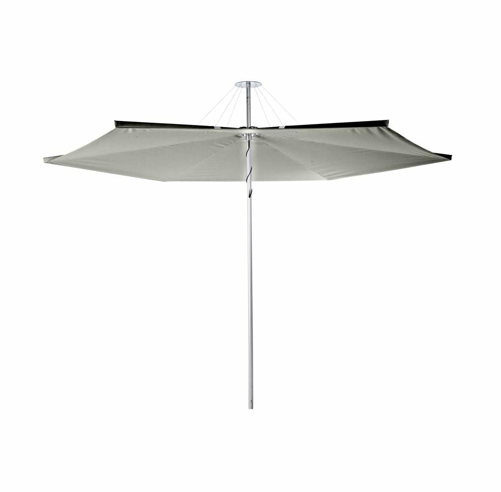 Infina center post umbrella, 3 m round, with frame in Aluminum and Solidum Grey canopy.